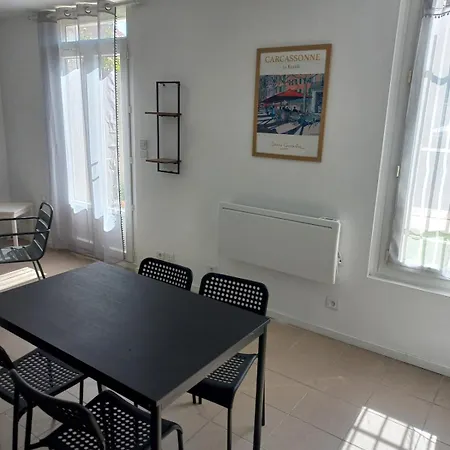 Large Near Medieval *