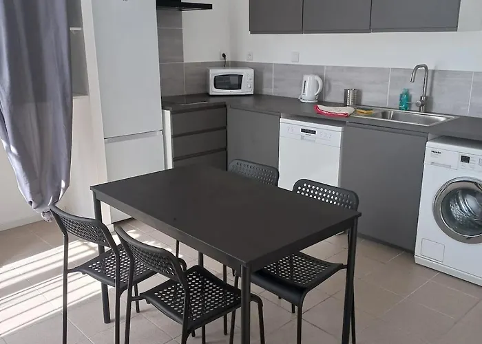 Large Near Medieval カルカソンヌ