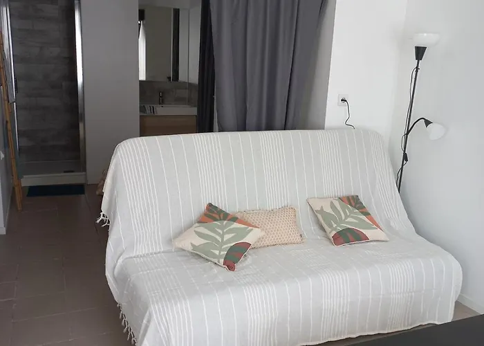 Apartament Large Near Medieval