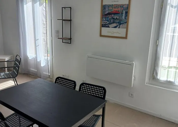 Large Near Medieval *