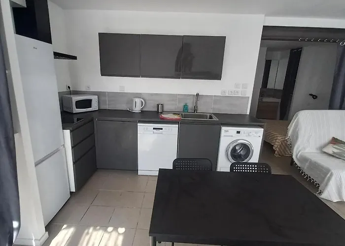 Large Near Medieval Apartament